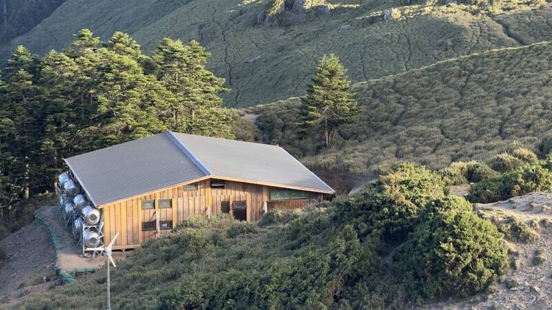 奇萊山屋預告調漲每人800元起 排雲山莊漲至千元
