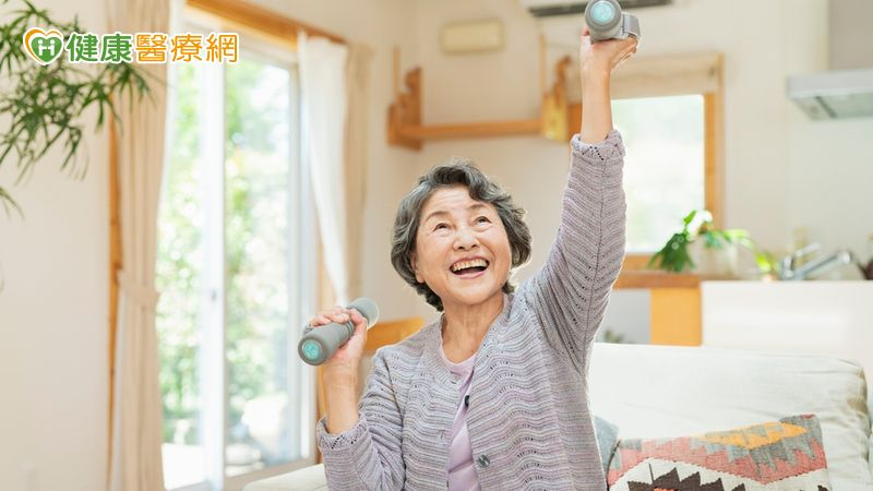 熱潮紅、盜汗、失眠、尿道感染！更年期狀況惱人 醫揭荷爾蒙治療新觀念