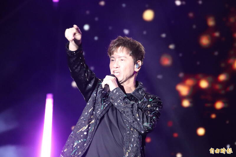 李聖傑、巫啟賢、趙傳竹北嗨唱 三天王演唱會湧入近2萬人