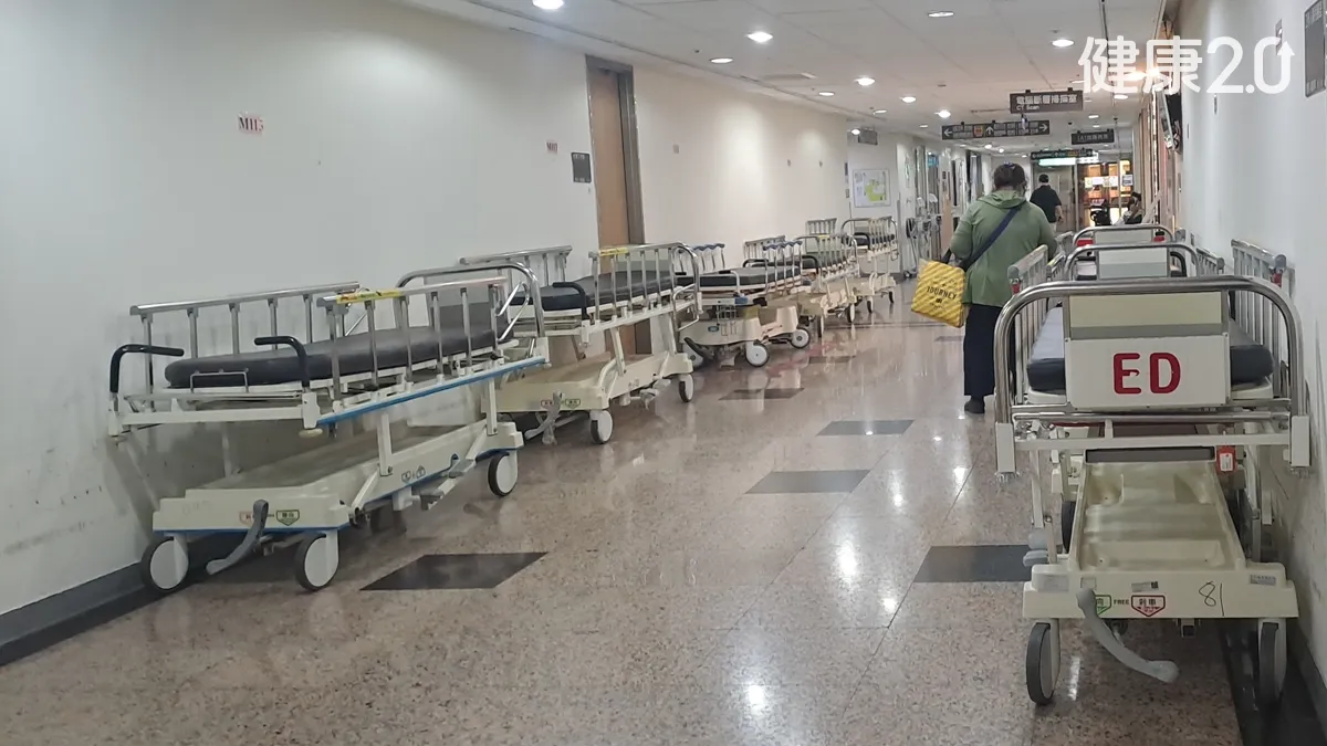 醫療焦點台大急診每天少50人！85歲嬤等床12天憾死後 壅塞暫緩院長揭關鍵