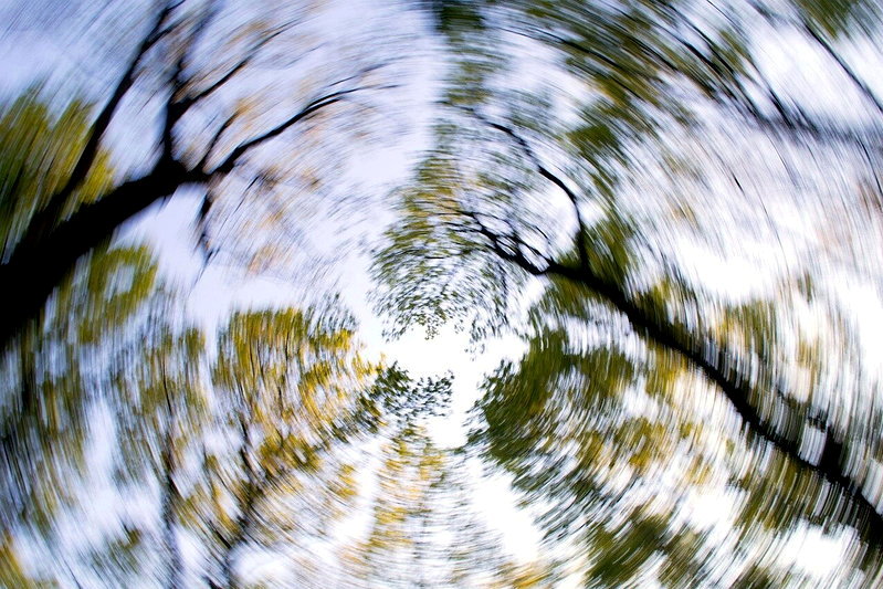 突然感到天旋地轉？女性發病率是男性2倍 - 世界新聞網