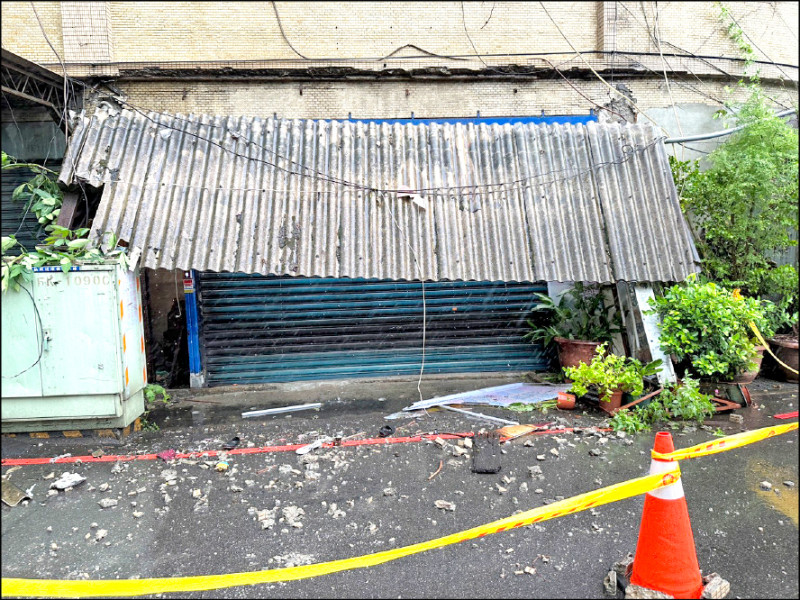 新北狂風暴雨未放颱風假 遭疑標準在哪
