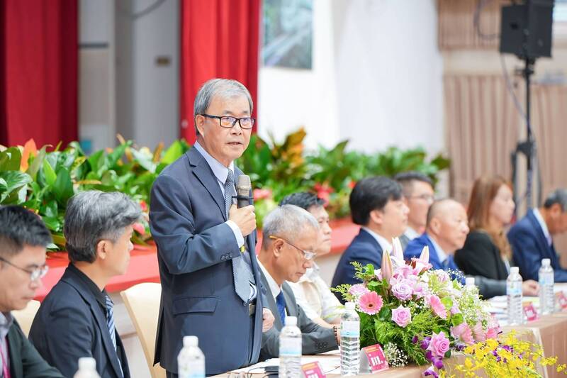 高中職校長會議聚焦AI教育 鄭英耀：培養駕馭AI的未來人才