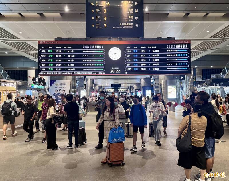 高鐵明下午「這時段」迎超尖峰時段 籲自由座民眾提早搭車