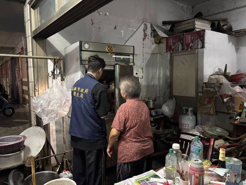 高雄前鎮15元碗粿被爆「臭酸」衛生差  8旬老夫婦不做了