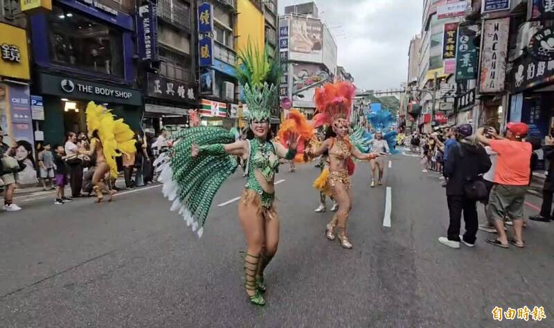 基隆海洋老鷹嘉年華 森巴舞女郎嗨翻基隆
