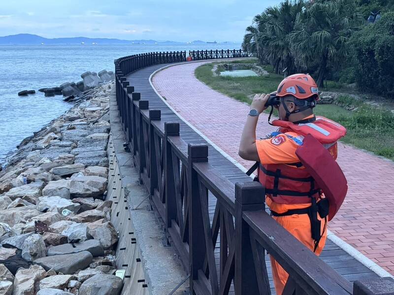 白海豚颱風奔襲馬祖 海巡警告：闖警戒區最高罰25萬