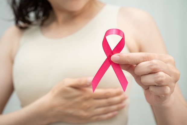 才29歲就罹乳癌！醫揭乳癌年輕化，摸到硬塊、乳頭出現「6變化」別拖