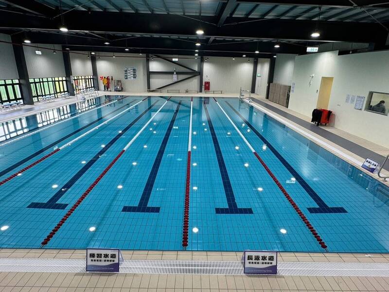 高雄興達港海創泳池民眾敲碗6水道全開  增溫水全年游
