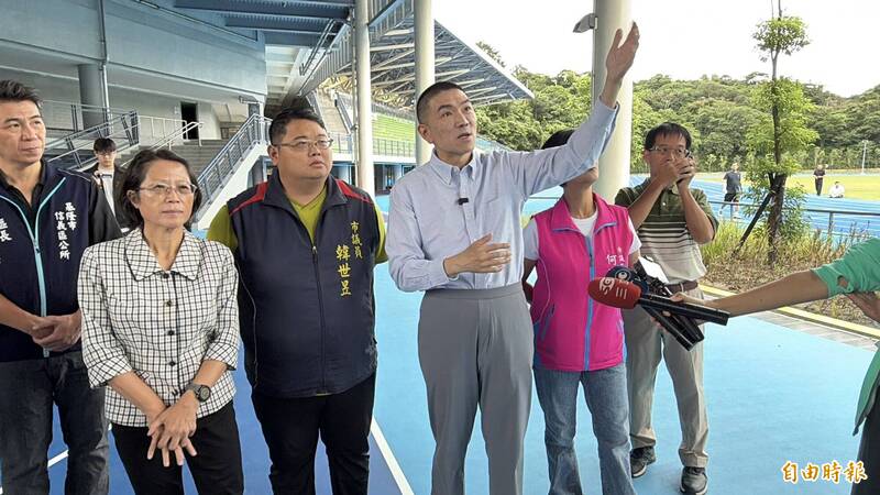 基隆田徑場試營運大雨積水惹議  市府勘查改善方案