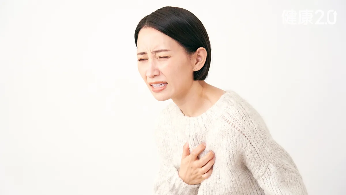 醫療焦點49歲婦心跳飆160下、走幾步就暈！心房顫動讓她不敢出門 「雙能量消融」助心律回穩