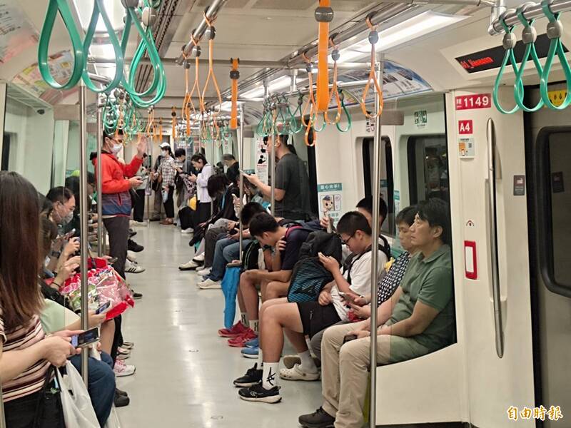 前三季總運量5471萬人次 暴增3百萬  高捷：高雄暑假太好玩