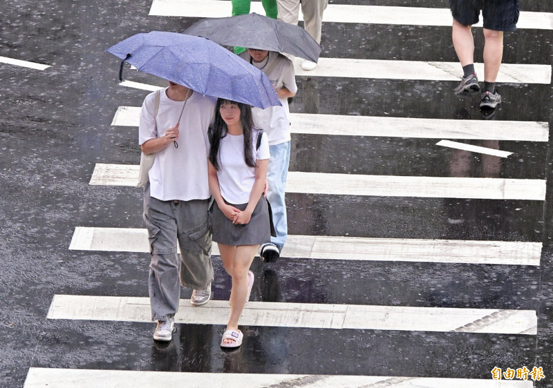 南北天氣大不同！今「3地」降雨機率高 颱風論壇：慎防間歇大雨