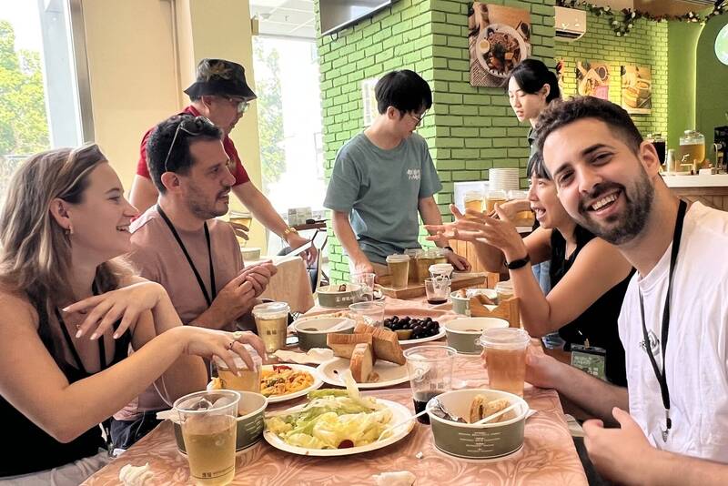 用美食傳遞台灣溫度 南瀛國際民藝節以色列團品嘗在地人情