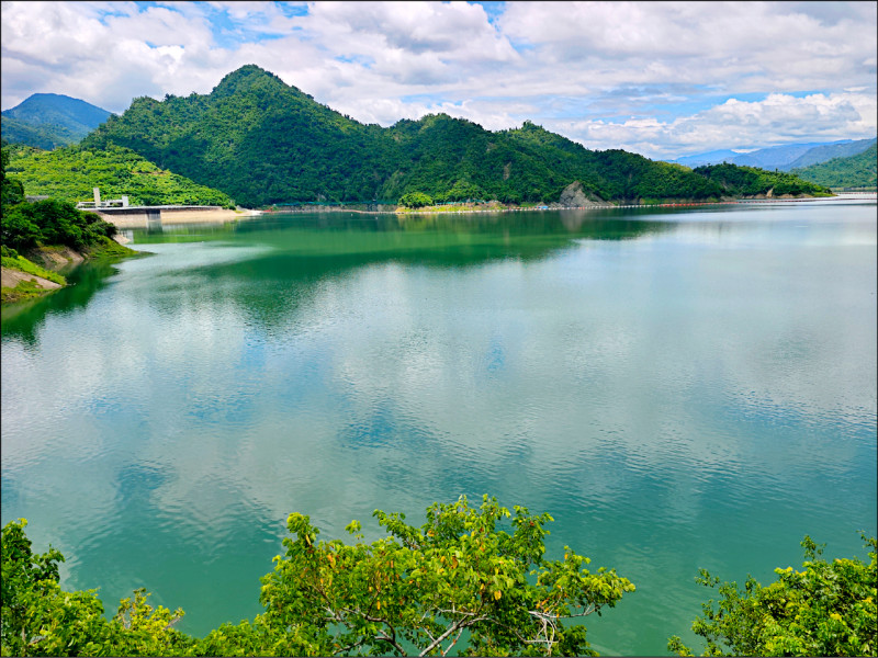 白海豚捎雨灌注 北部水情豐沛、南部穩供