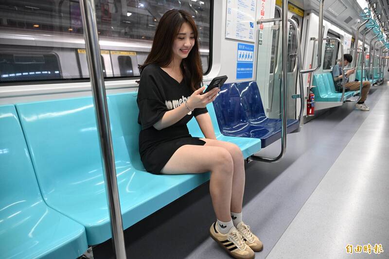10列交車期程曝！北捷新世代電聯車廂開箱 明年投入淡水信義線服役