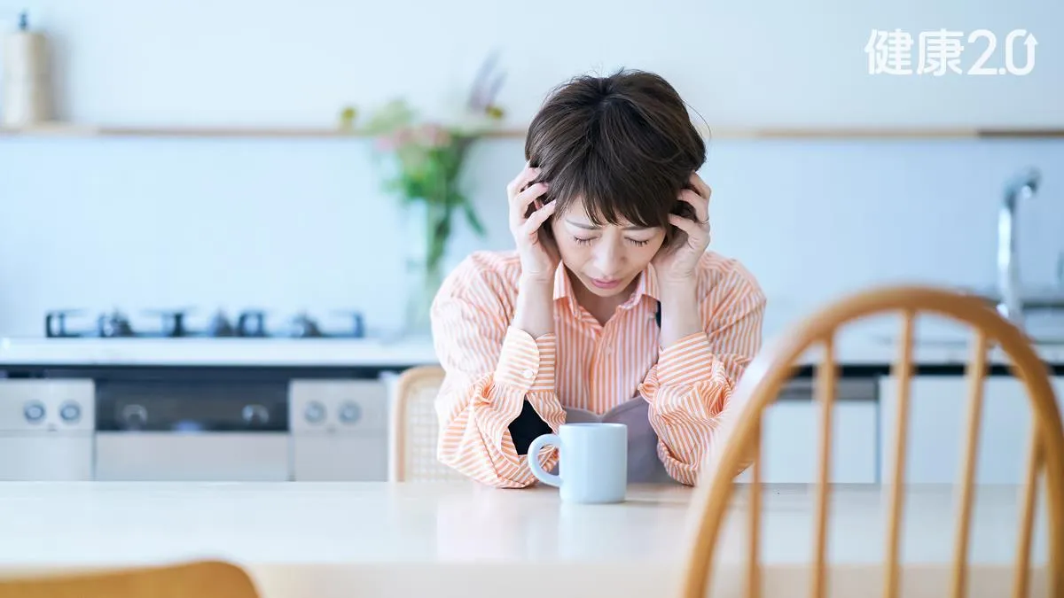 醫療焦點頭痛吃藥還在痛 每月痛15天小心偏頭痛！止痛藥沒用肉毒桿菌也能治，避雷飲食快記