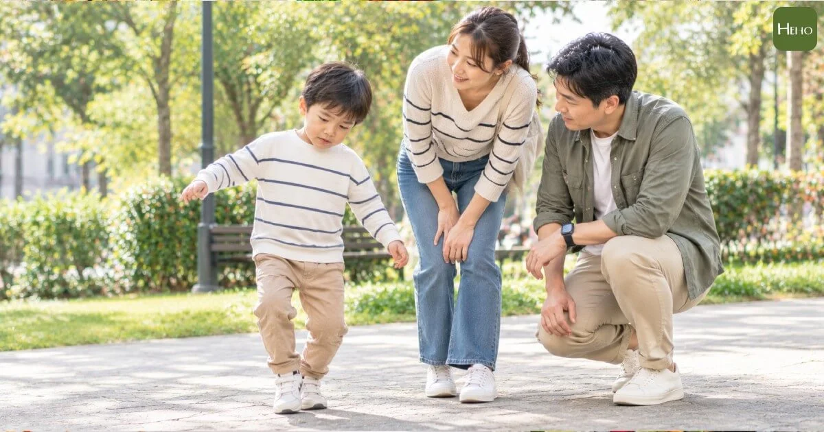 10/23 國際 XLH 疾病意識日 / 孩子走路搖晃、腿型改變是成長造成？醫籲：留意 XLH 早期警訊 - Yahoo新聞
