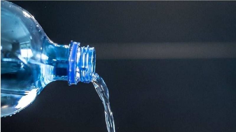 「這樣喝飲料」很傷身：細菌、病毒大爆發