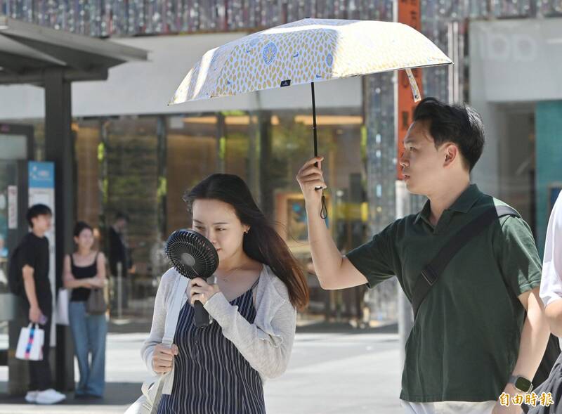 飆38度極端高溫！11縣市亮燈 氣象署：背風側恐有焚風