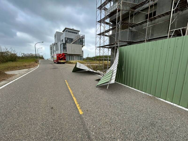 薔琵未至 澎湖路樹路燈首當其衝損失慘重