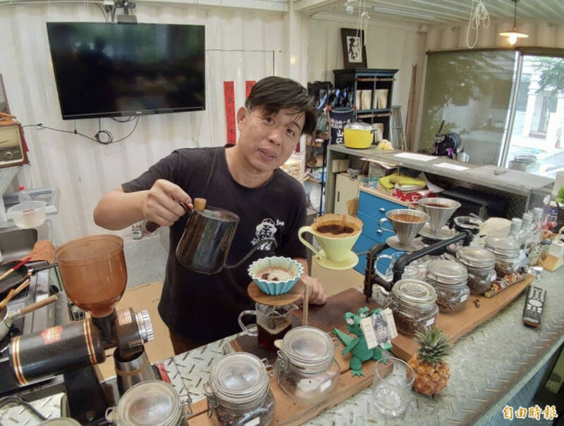 百萬年薪不要了！台積電工程師返鄉種咖啡 夢想10年開花結果