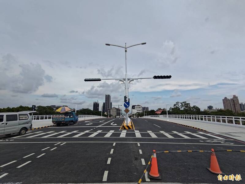 新九如橋7/31上午11點通車 輕軌第86個路口現身