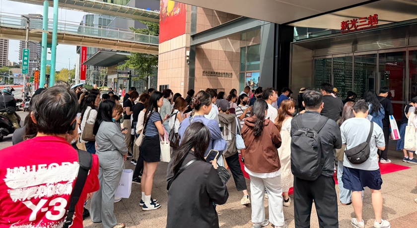26萬人擠爆新光三越週年慶！美妝三冠王出爐 首日賣到缺貨的黑馬是「它」