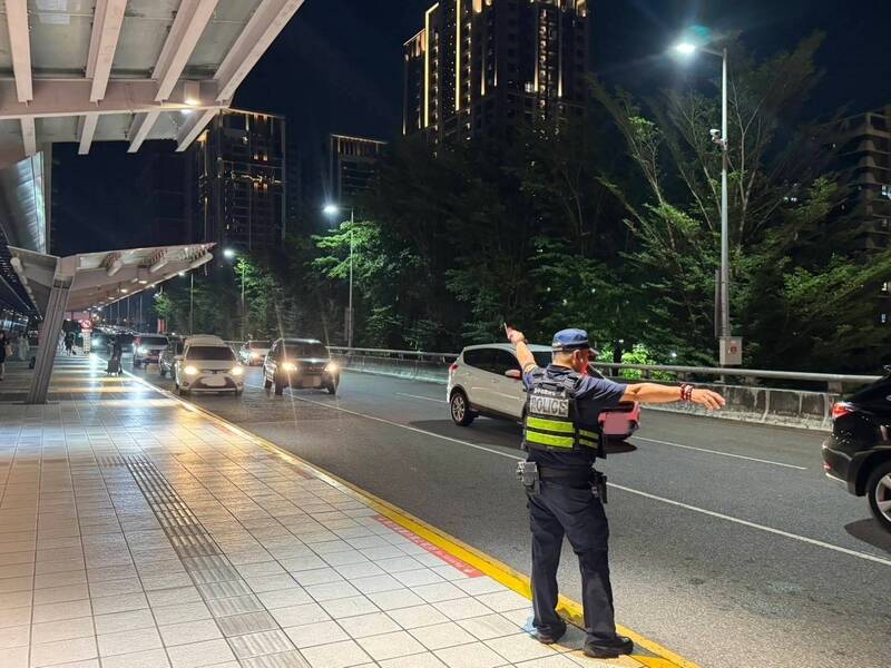 注意！ 國慶連假高鐵台中站湧車潮  臨停逾3分鐘科技執法開罰