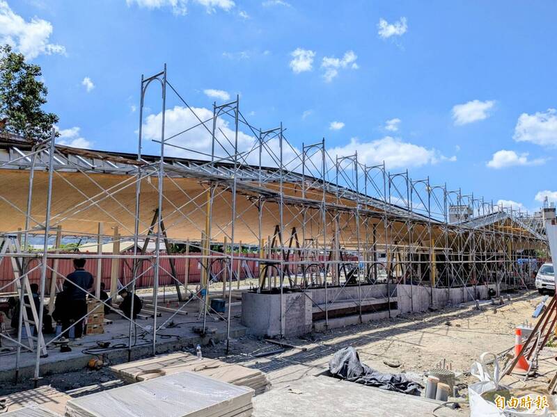 集集火車站甩鐵皮攤區 7千萬打造「山形市集」11月登場