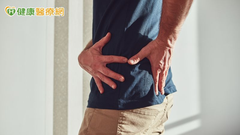 才41歲就換人工髖關節！他從大學痛到現在 醫揭「早發性髖關節炎」