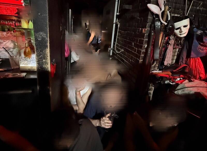 搜索風波掀PTSD？西門町同志酒吧無預警宣布：軍警制服趴取消