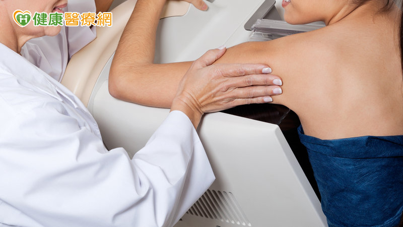 乳房摸到腫塊！47歲女確診乳腺管侵襲癌 醫評估「這項手術」 - 健康新聞 - PChome Online 新聞 - PChome Online 新聞
