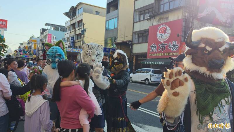 彰化有洋流？ 市區街道湧人潮 原來是在等「這群人」