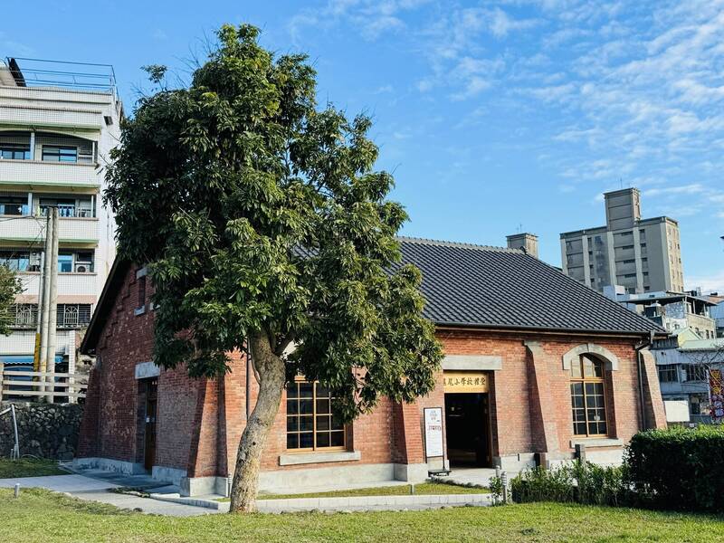 玩積木、體驗傳統童玩！滬尾小學校禮堂開館3週年 推返校日3大免費課程