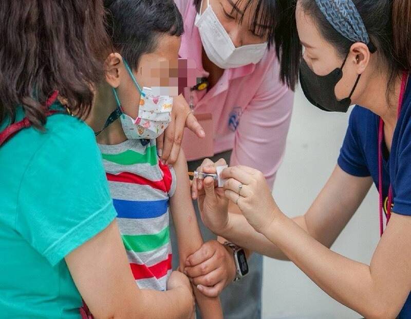 屏縣33鄉鎮市衛生所  10/16、23提供夜間疫苗接種服務