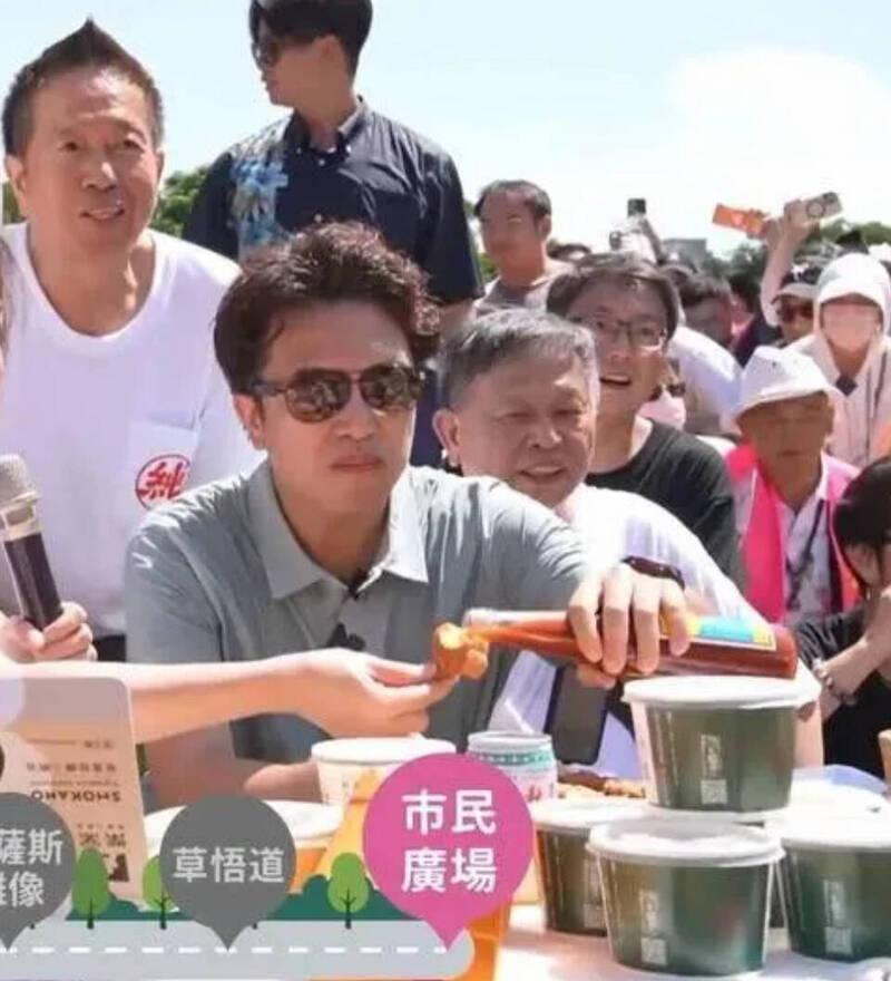 沈伯洋雞蛋糕加東泉辣椒醬爆紅 台中「本尊款」禮盒秒殺