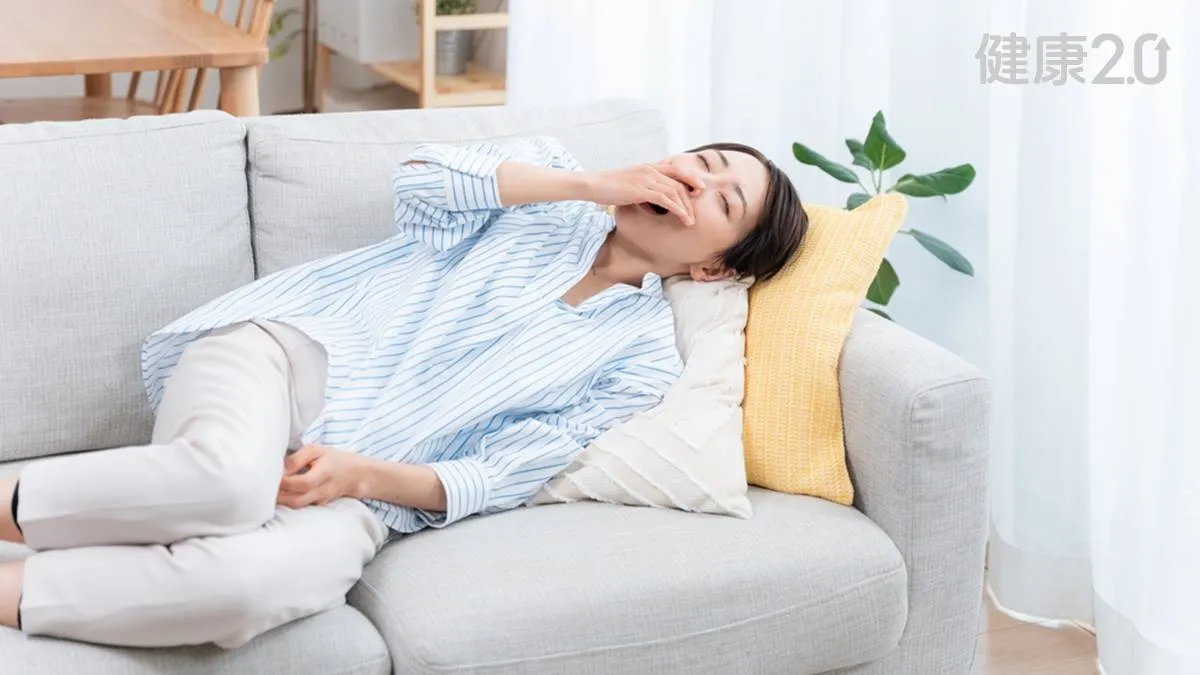 養生保健「5姿勢」看似放鬆其實超傷腰！當心脊椎、脖子默默崩壞卻不自知