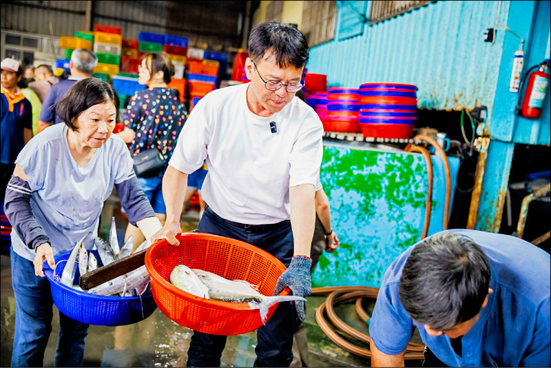 莊競程擘劃香山觀光 體驗「魚瀑布」搶魚