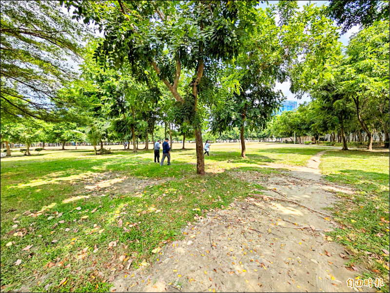 高雄仁武慈惠公園 打造滯洪池動工