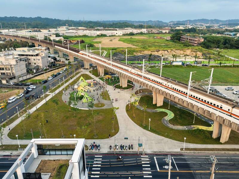 高雄仁武綠廊一次啟用3座公園 鄰里、親子、寵物都受惠