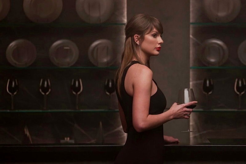 Taylor Swift 釋出新專輯好評加曲卻褒貶不一？〈Patient Zero〉裡的故事你有跟到嗎？