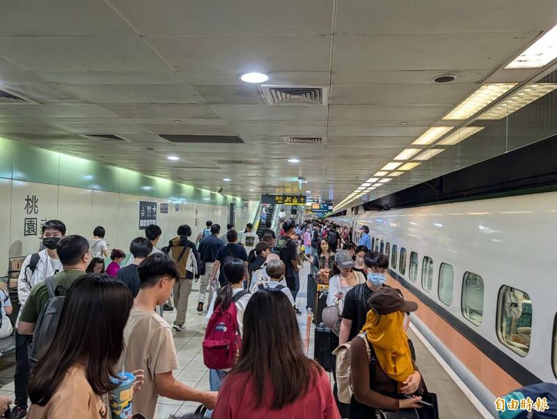 高鐵迎戰收假「超高峰」！區間車台中快速折返、全車自由座嘉義發2班
