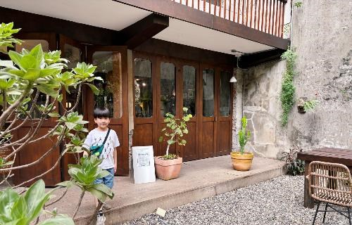 高雄新興區「莉莉安可頌」老宅風格，可頌口味多。