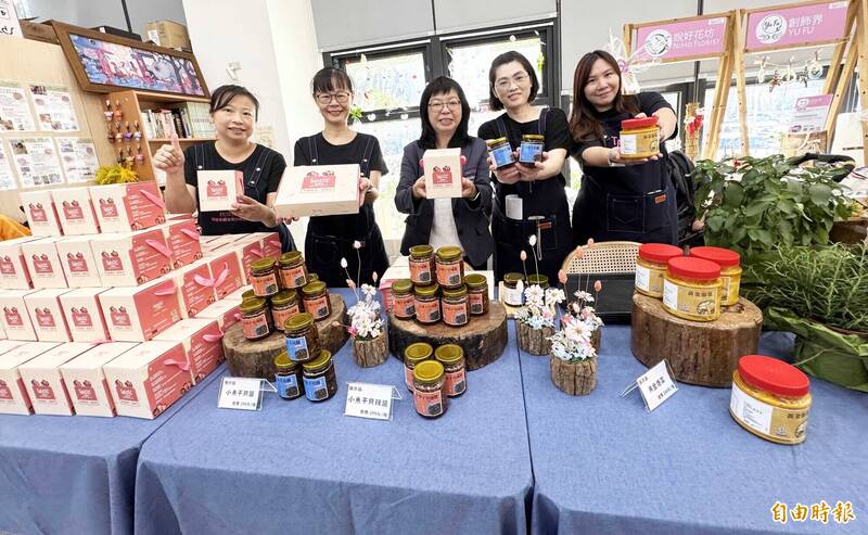 「桃姊妹」品牌助婦女翻轉人生 黃金泡菜、小魚干貝醬展現培力新亮點