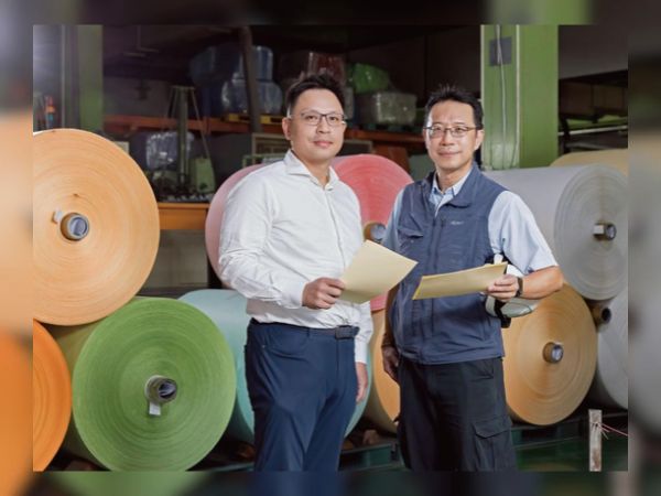 上萬元牛仔褲布料竟是「紙」做的！巴黎世家、H&M集團都採用，南投老紙廠如何靠永續材料打進國際精品圈？ - 今周刊