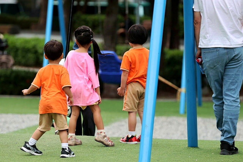 少子化照妖鏡：人口探底卻搶不到托嬰中心名額 全台公托覆蓋率僅4.9% - 倡議家