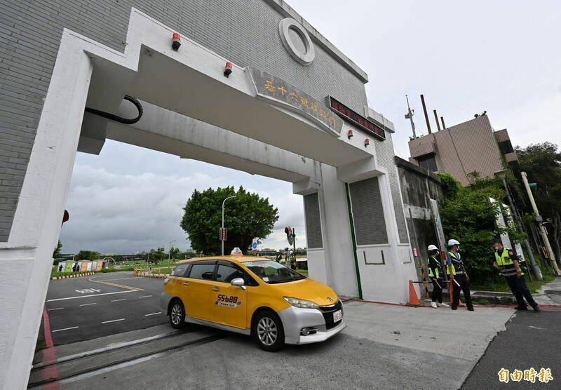 薔琵颱風來襲 台北市8米以上道路紅黃線開放停車