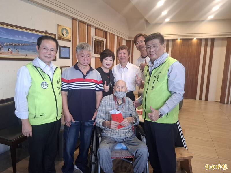 澎湖百歲人瑞36位創歷年新高 副縣長重陽探訪送祝福