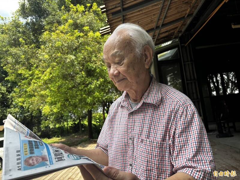 看報紙配綠樹！詩人吳晟不怕眼睛老化 樂見台北「樹」起來
